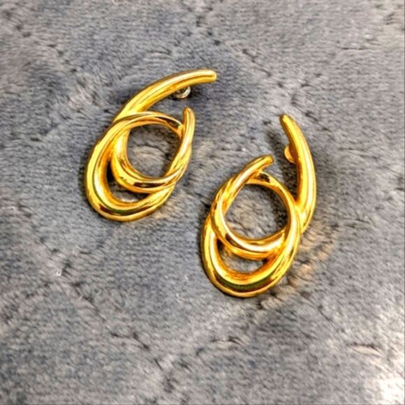 Vintage Crown Trifari Goldtone Double Loop Pierced Earrings - Picture 1 of 8